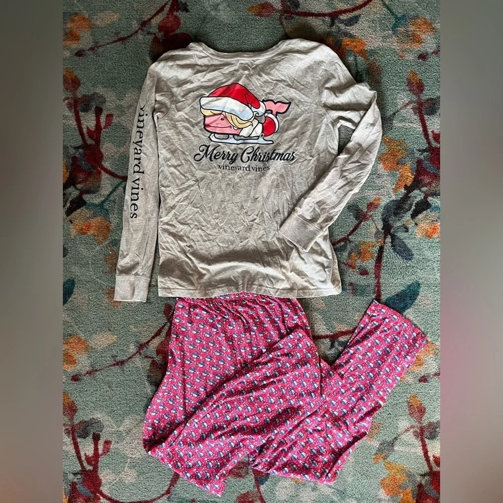 Vineyard Vines euc top